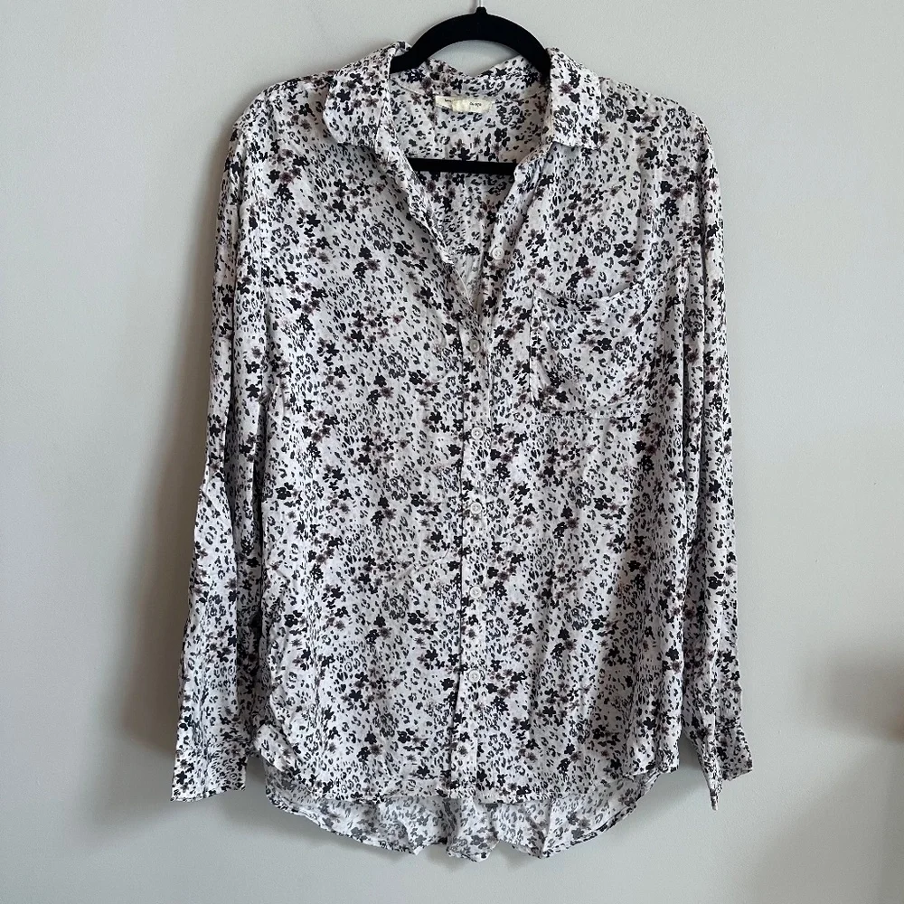 BEACHLUNCHLOUNGE Printed Button Down Top In Neutral Florets - Picture 2 of 5